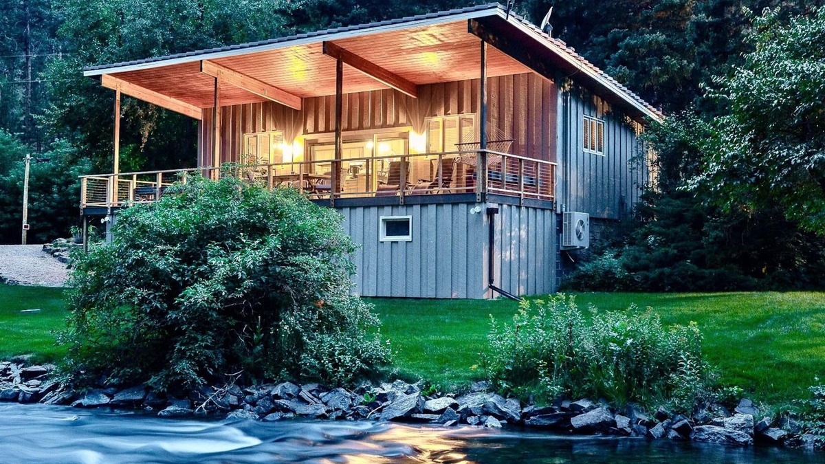 Rapid City Cabin | The Creek Front Cabin - 2 BR, 2 BA - huge 40' deck - Million Dollar Setting!