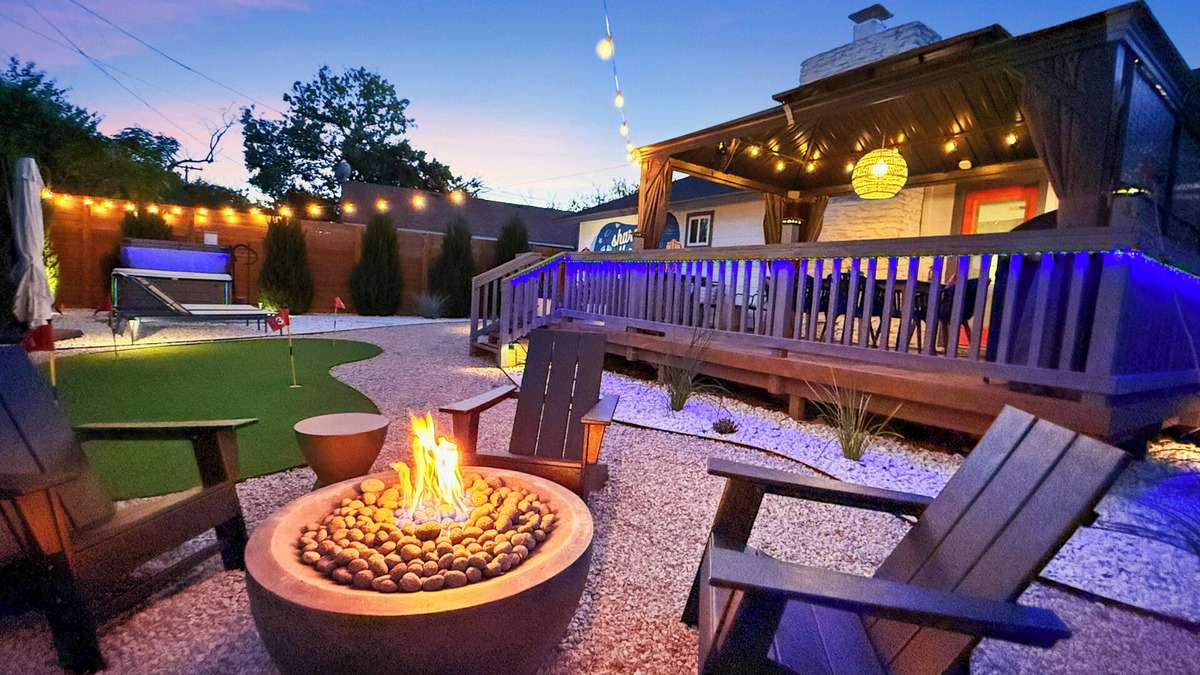 Greenslopes At Lake Creek House | The Creek Retreat | MiniGolf | Fire Pit | Hot Tub | BBQ Deck