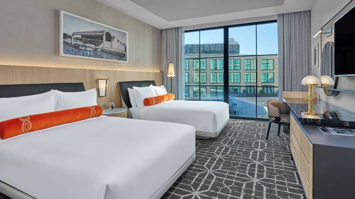 Fort Worth Cultural District Hotel | The Crescent Hotel | Deluxe Queen Queen| Pet-Friendly Family Experiences