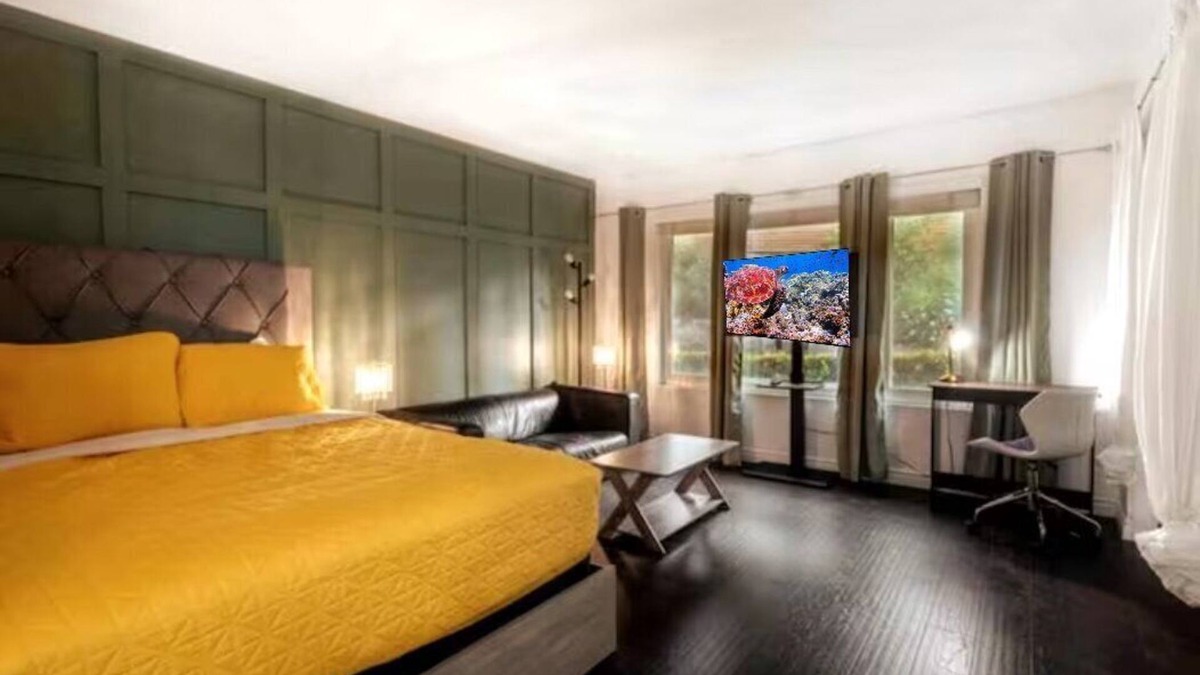 Estates at Canyon Crest House | The Crest Haven, Arcades, Game Room, Spacious Backyard, Parking, AC, TV Bedrooms