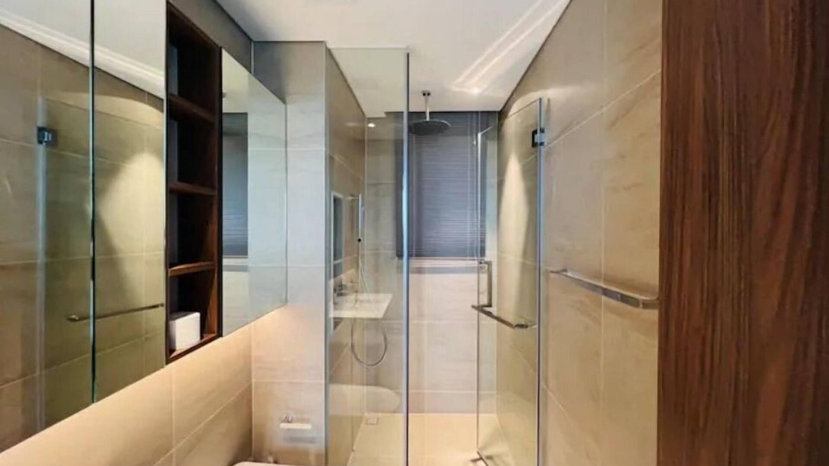 Ho Chi Minh City Apartment | #The Crest Lux Bathtub-panoramic city view.