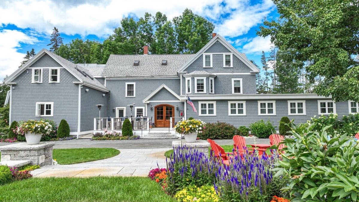 Hancock Point Bed & Breakfast | The Crocker House Country Inn (Rm 4)