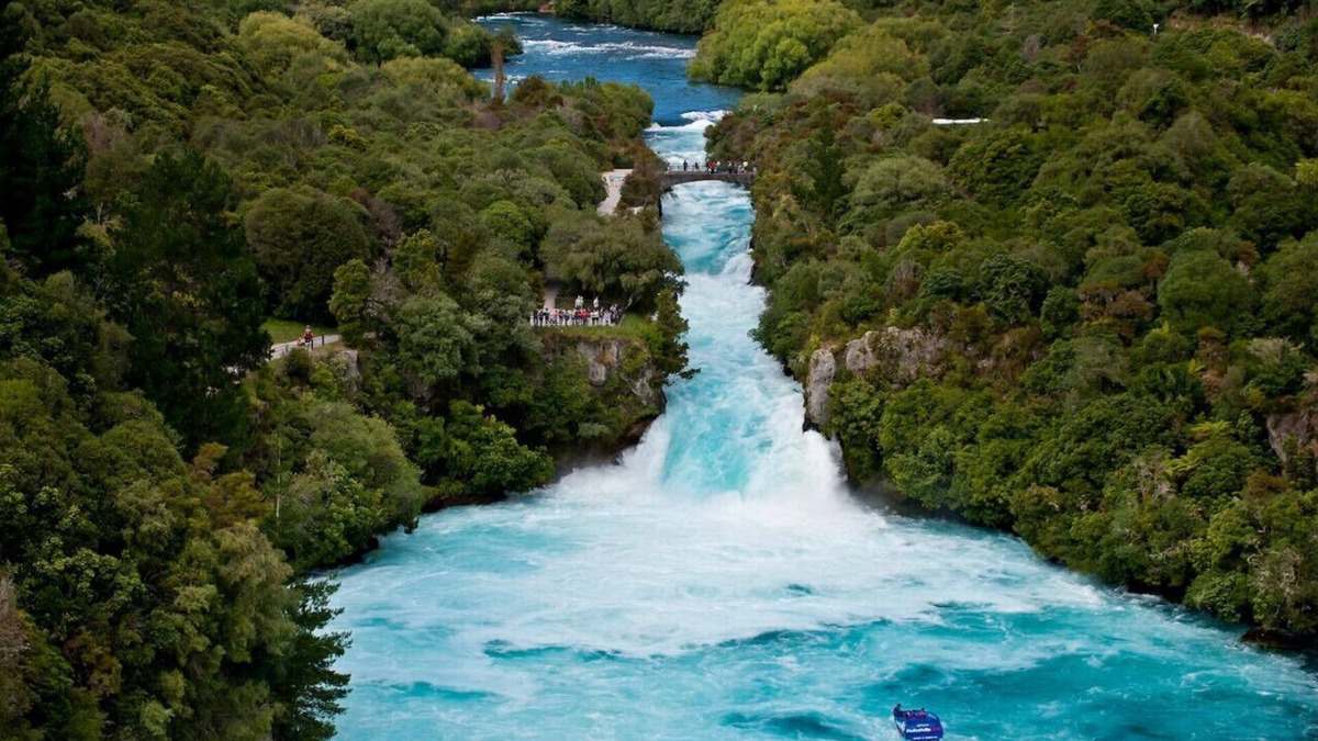 Rangatira Park Cottage | The Croft Cottage near Huka Falls with Aircon