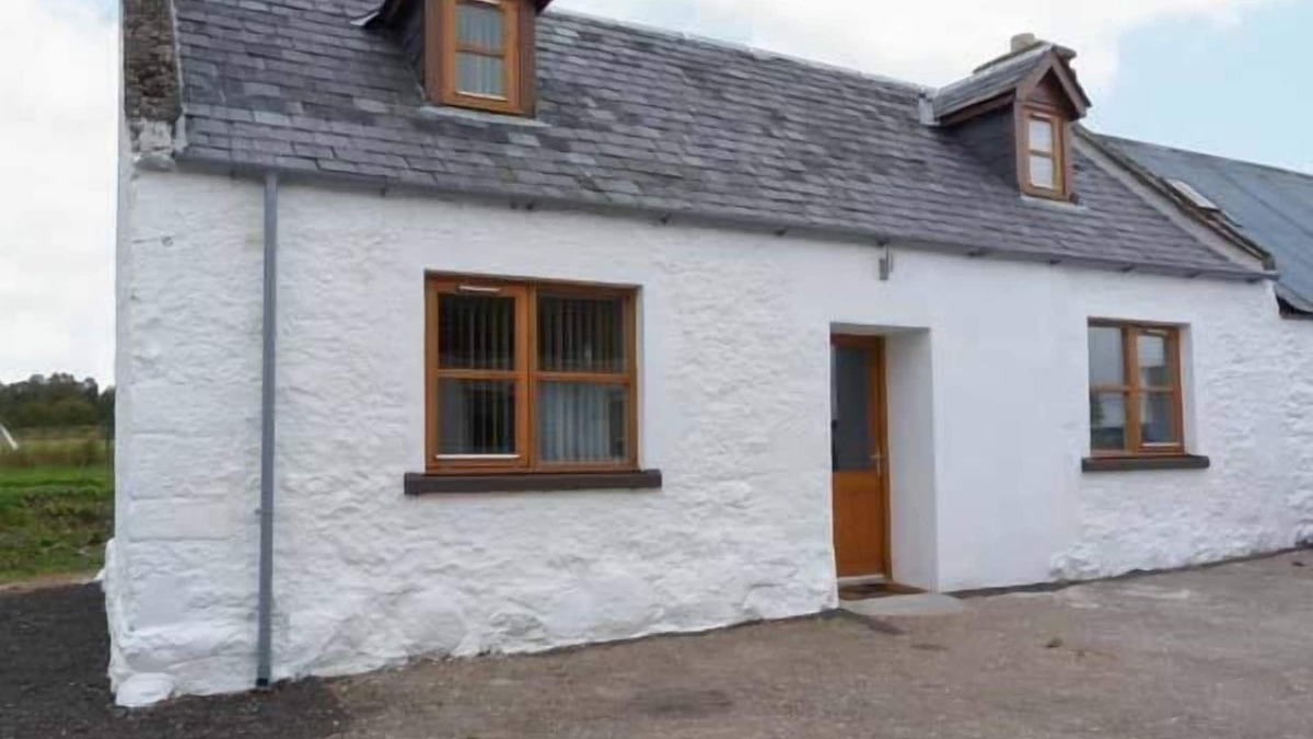 Marybank Cottage | THE CROFT HOUSE, family friendly, with open fire in Muir Of Ord