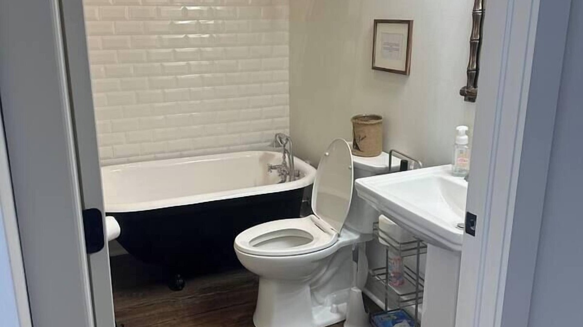 Pawhuska Apartment | The Cross Bell Downtown 205
