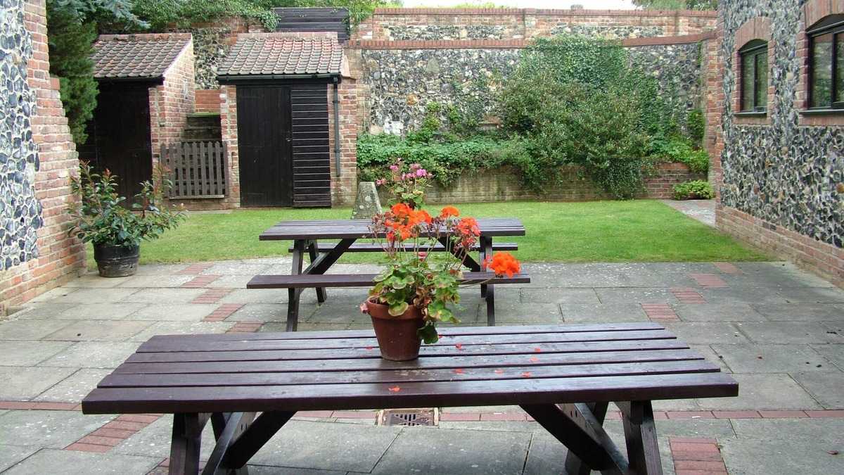 Mundford Hotel | The Crown Hotel