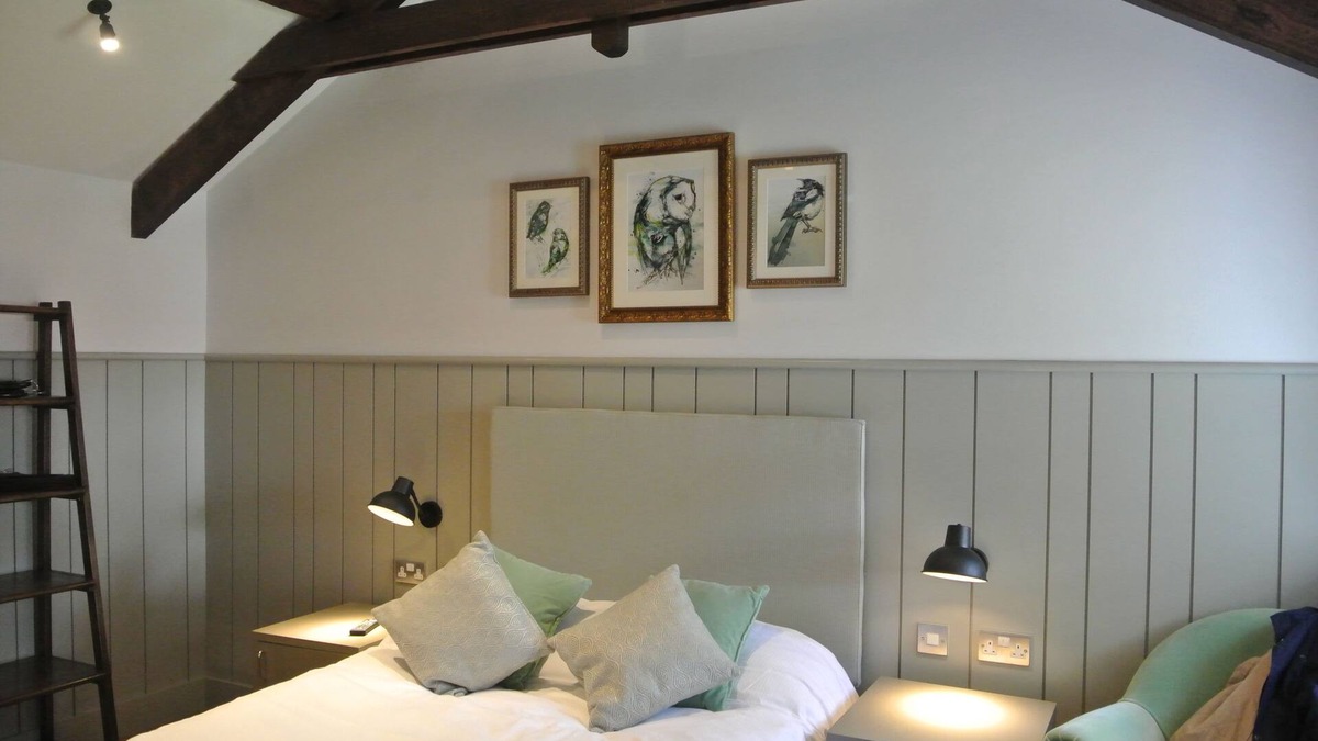 Clifton Hotel | The Crown Pub Dining Rooms