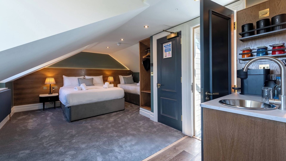 Hackney Central House | The Crown Pub & Guesthouse