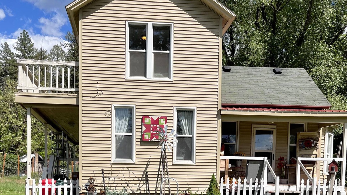 Chattaroy House | The Crow’s Nest