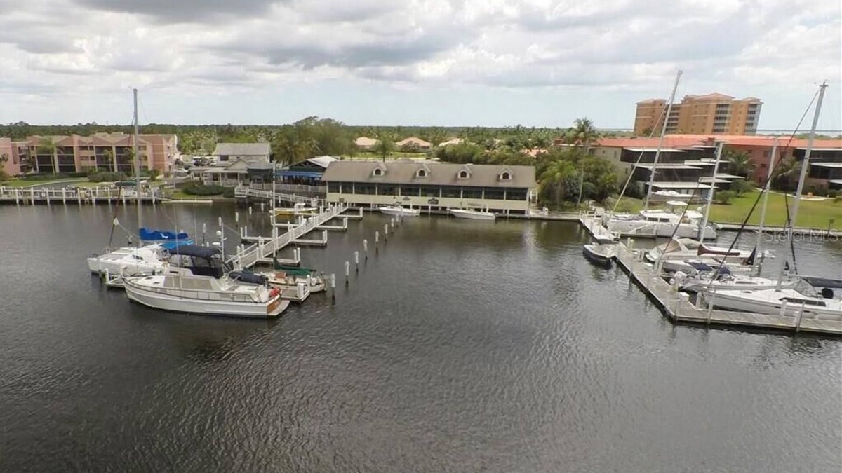 Burnt Store Marina Condo | The Crows Nest