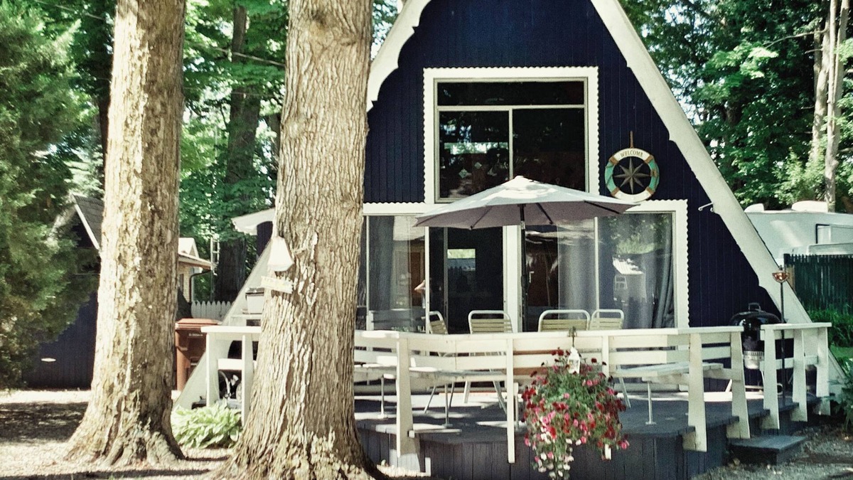 Crystal Cabin | The Crystal Lake Cabin