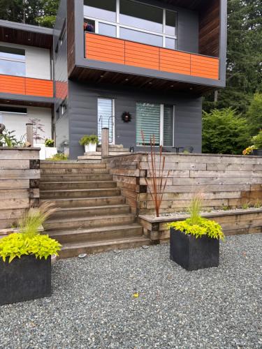 Cowichan Bay Apartment | The Cube Cow Bay Suite