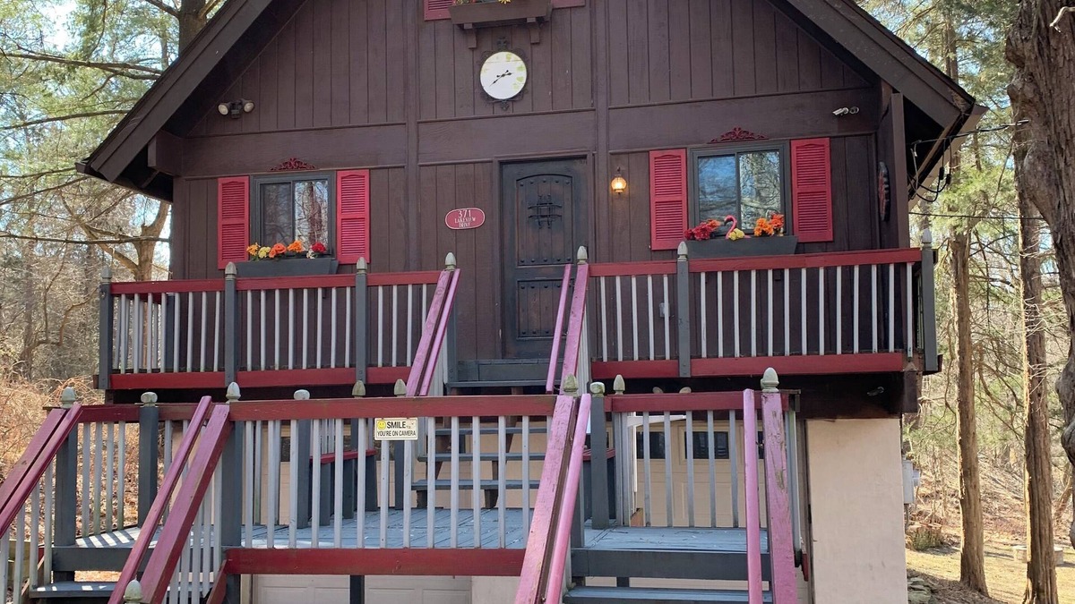 Millville Ski Chalet | The Cuckoo Chalet, Get-Away Cabin near Historic Harpers Ferry, West Virginia