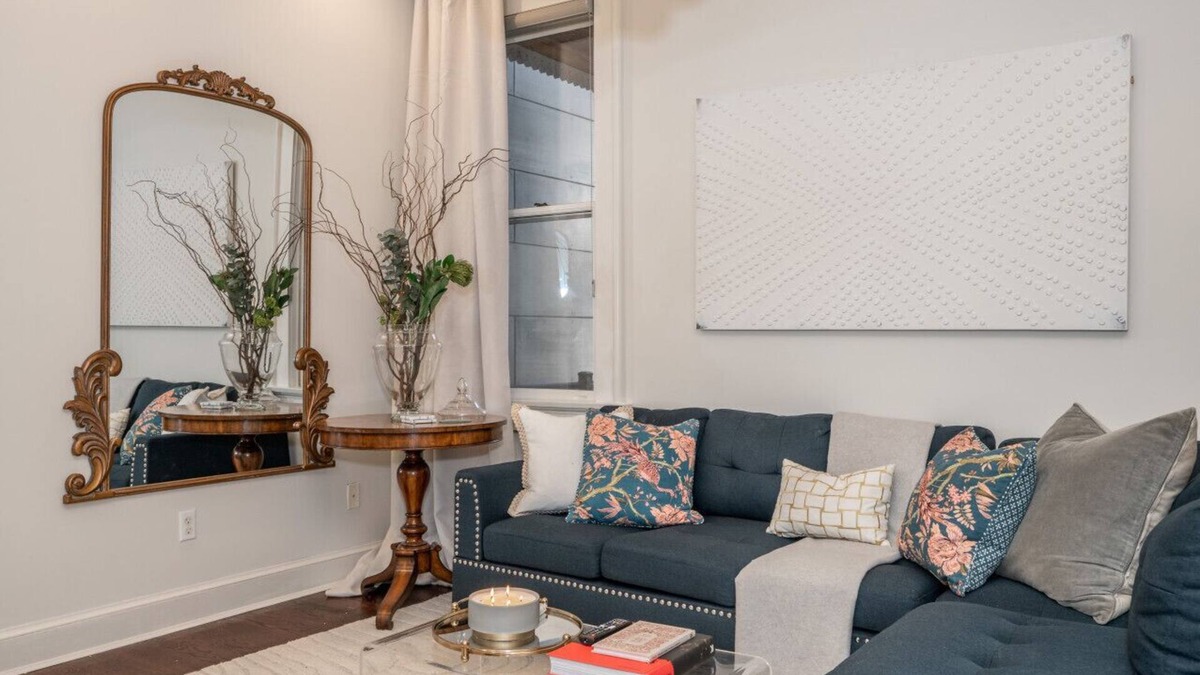 Mount Adams Condo | The Curio at Centennial House