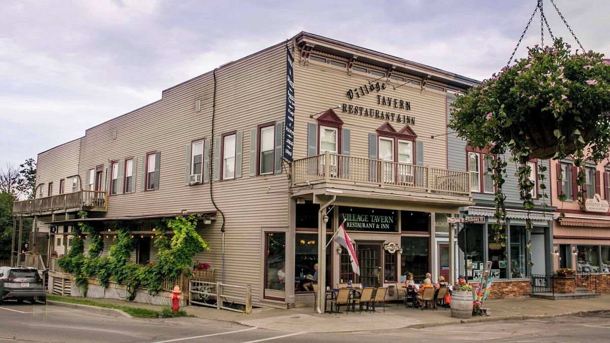 Hammondsport Apartment | The Curtiss Suite @ The Village Tavern Inn, located on the village square in Hammondsport, NY!