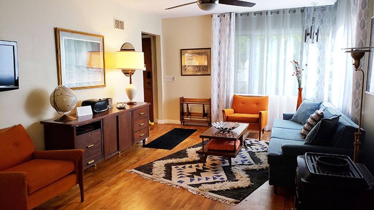 Billings House | The Custer House, c.1952 - FULLY Furnished - ALL Inclusive - Pet Friendly