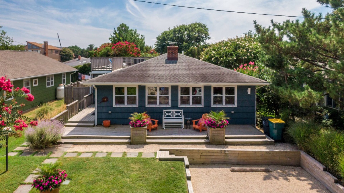 Rehoboth by the Sea House | THE CUTEST BEACH HOUSE IN TO OCEAN!