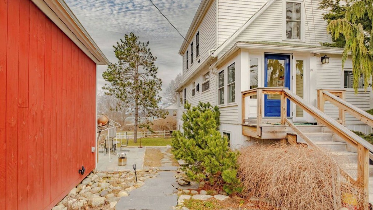 Peaks Island Apartment | The Dairy House Summa