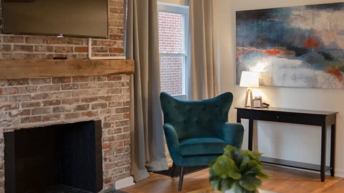 Grandview Heights House | The Dakota (B)- King Bed- Hot Tub- Near OSU