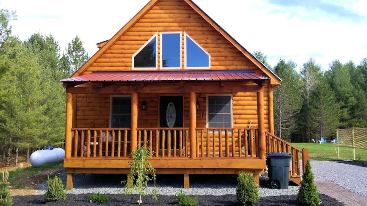 Wells Cabin | The Dakota, Family & Dog-Friendly Adirondack Cabin on Lake Algonquin
