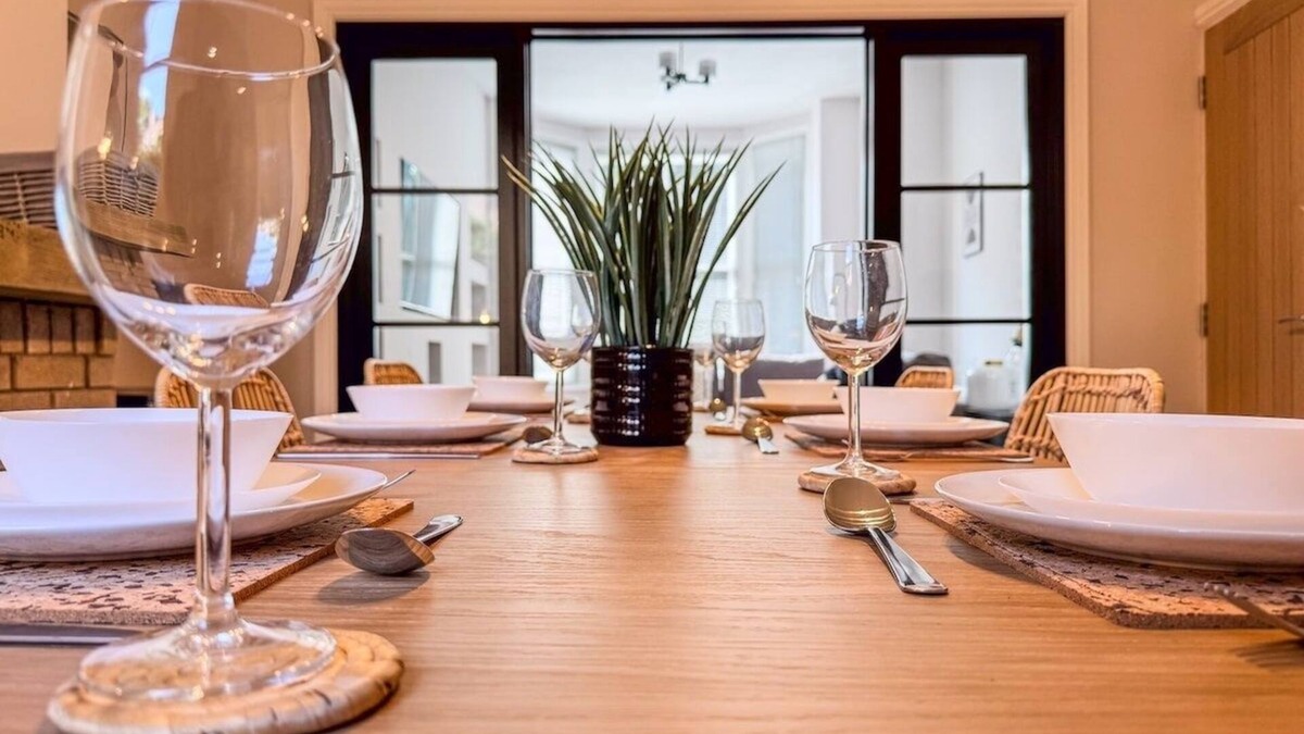 Sneinton House | The Dale | Large 4BR House