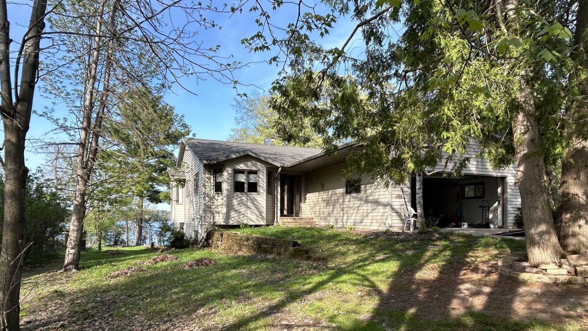 Augusta House | The Dam Lake Home! Fun and Sun Awaits!