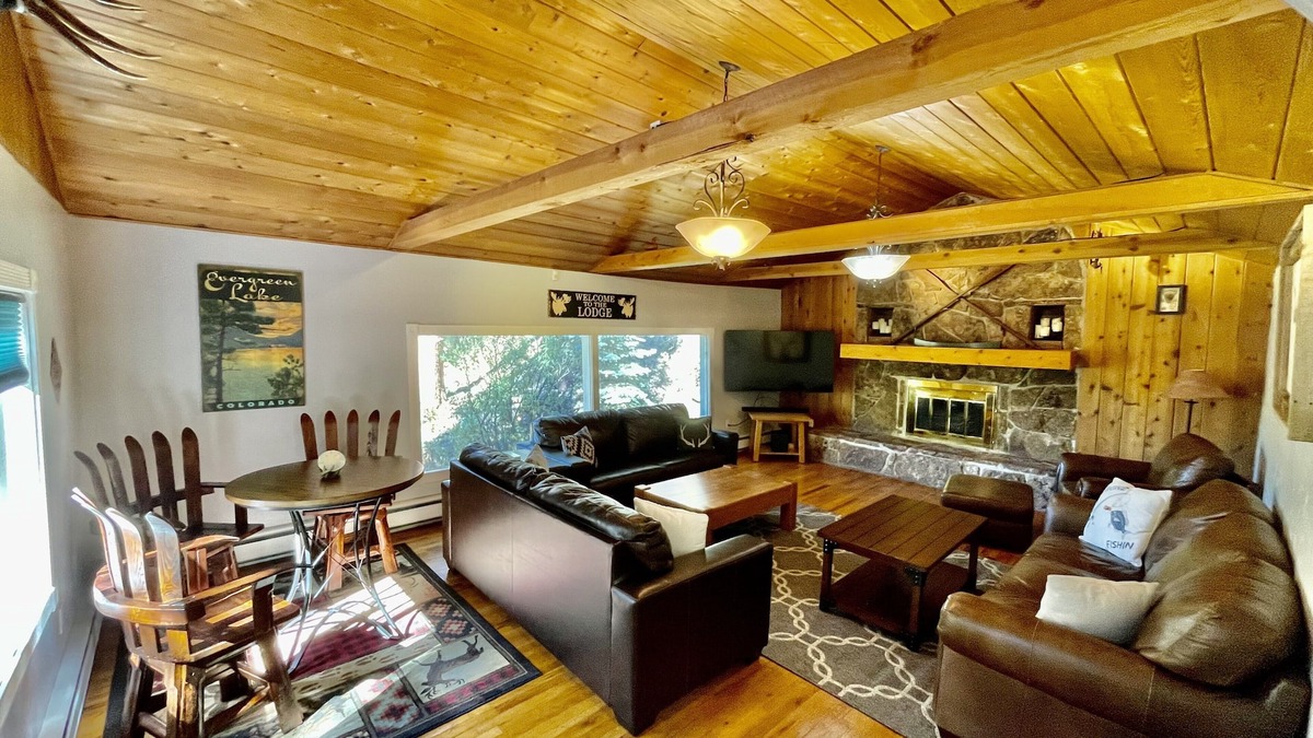 Evergreen House | The Dam Overlook 3 Min Walk to the Lake Hot Tub Game Room