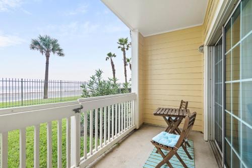 Galveston Apartment | The Dawn Oceanfront Condo on Seawall Blvd