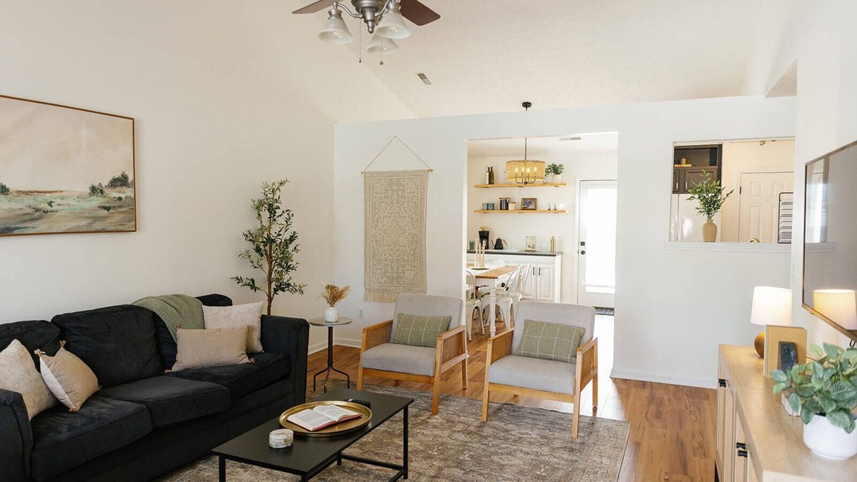 Georgetown House | "The Dawning House" - Peaceful Modern Stay w/Yard