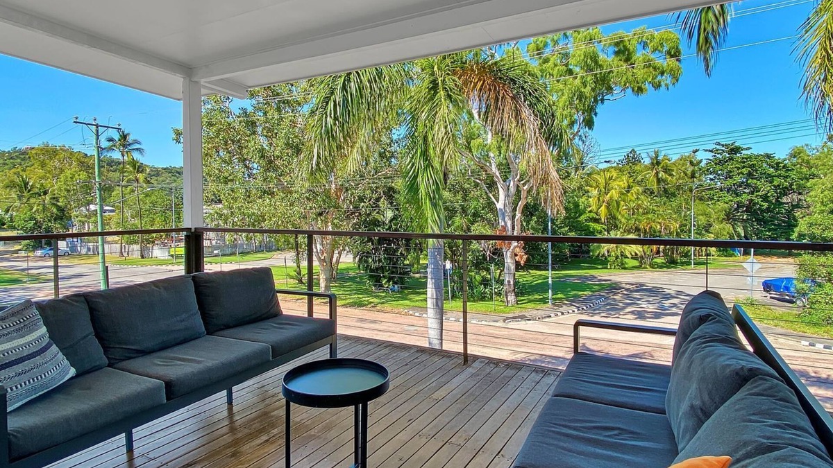 Picnic Bay House | The Deck on Picnic - fun-filled family island getaway just an easy stroll to Picnic Bay beachfront