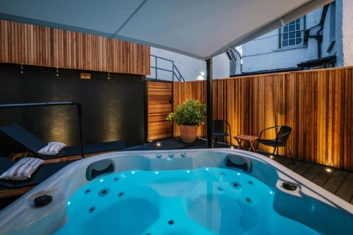 Bowness-on-Windermere House | The Den - The White House Windermere