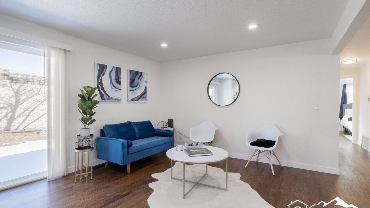 South Westminster House | The Denver Den | Fast Wifi | Foosball