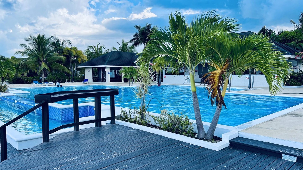 St. Ann's Bay Villa | The Denz- Home away from home
