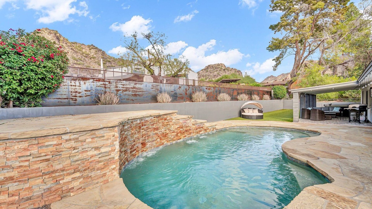 Camelback East House | The Desert Trailhead Retreat Phoenix with Pool