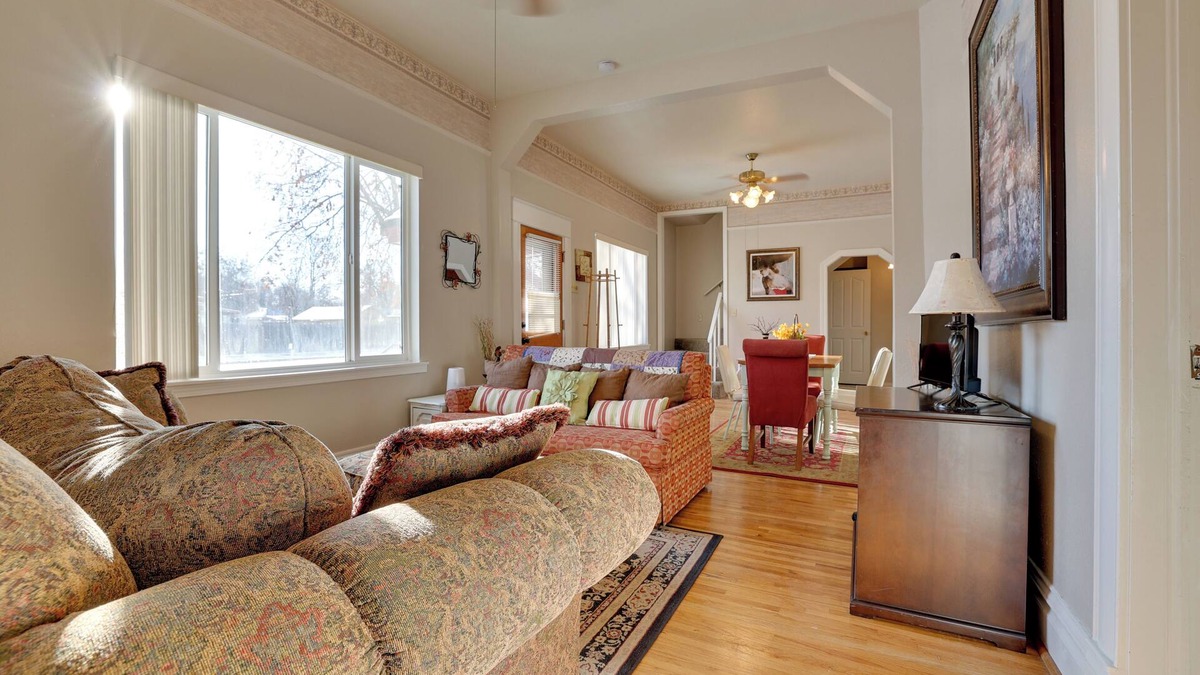 Caldwell House | 'The Diamond Bungalow' - Cozy Caldwell Home!