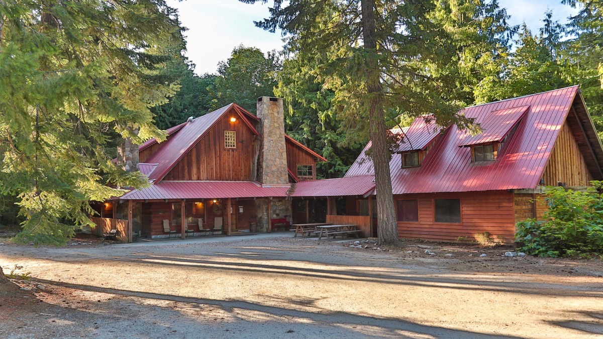 Leavenworth Cabin | The Dirtyface Mountain Lodge CUP#1596nRustic charm, minutes to Leavenworth, Pool