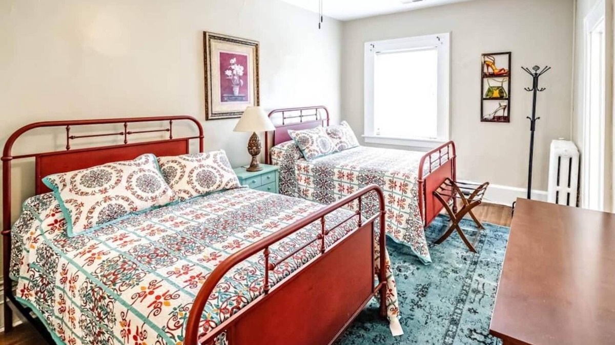 Tazewell House | The Doctor Johnston Suite
