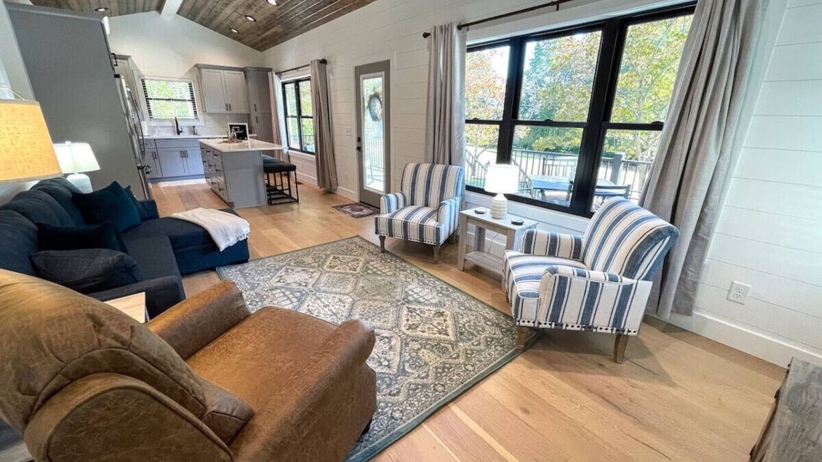 Franklin House | The Dogwood Cottage Franklin