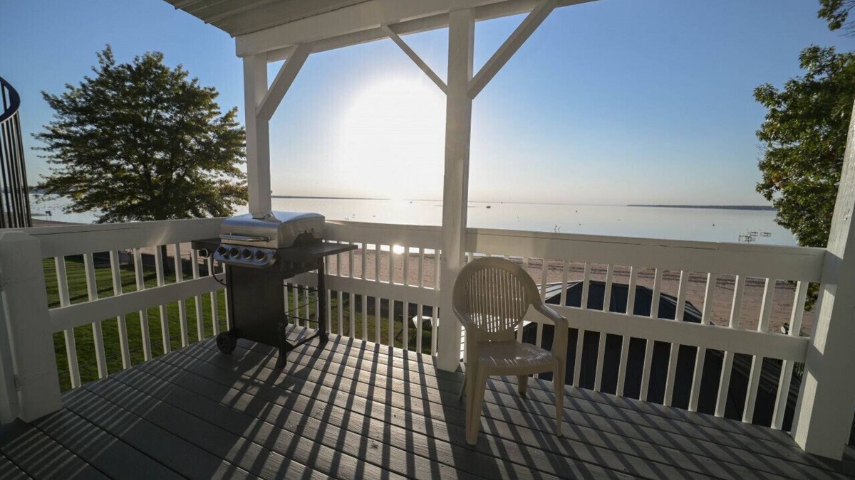 Sylvan Beach Condo | The Double Decker | Historic Oneida Lakefront Condo 2