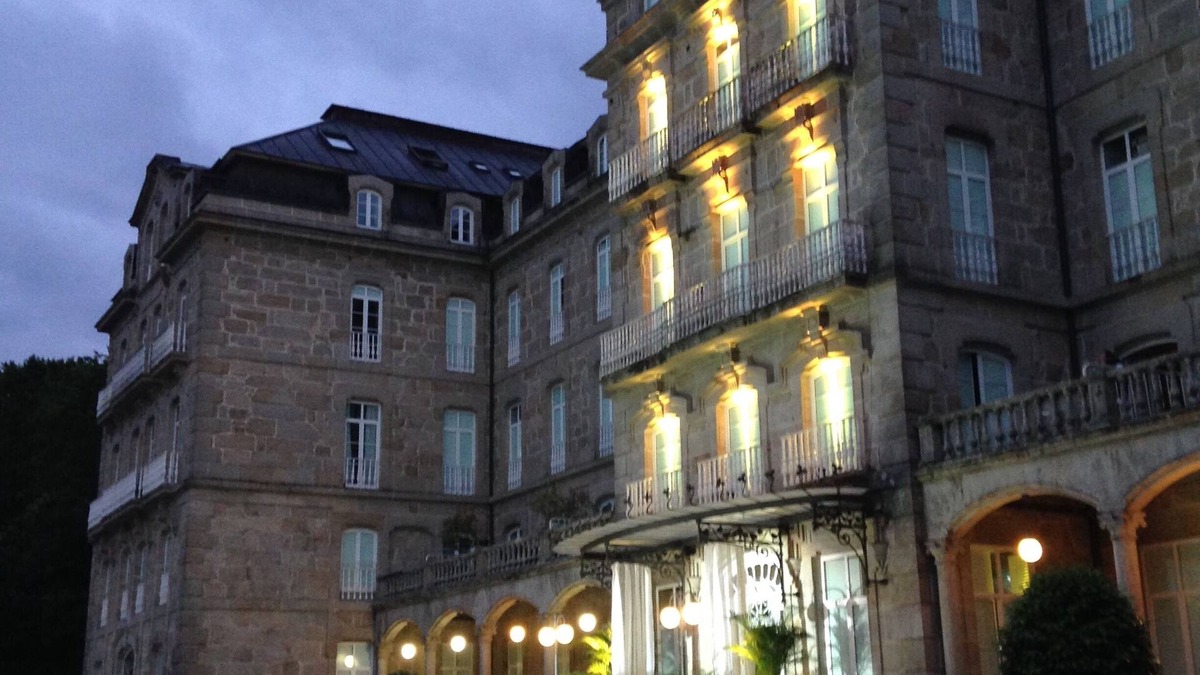 Mondariz-Balneario Apartment | The Dovecote of the Grand Hotel