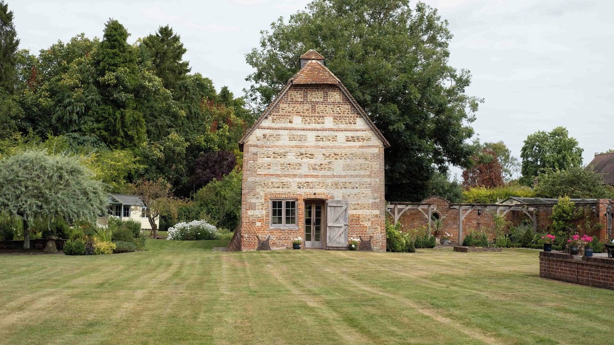 Letcombe Regis House | The Dovecote, historic cottage in a peaceful garden