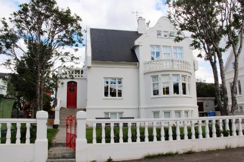 Vesturbær Apartment | The Downtown Charm