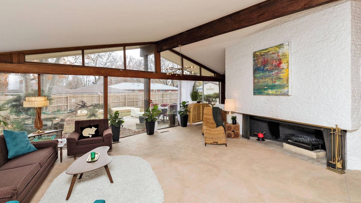 Greater South Side House | The Draper-Spacious Mid Century Modern MCM California Ranch Home