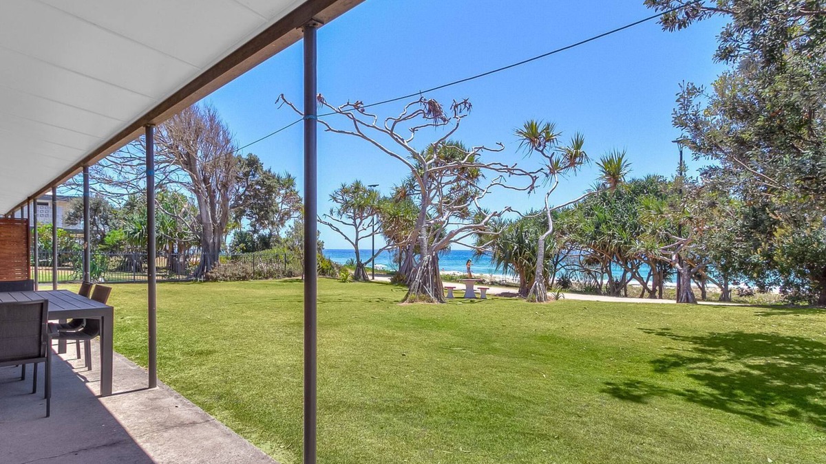 Tugun Apartment | The Dreamery 1 - Absolute Beachfront Tugun