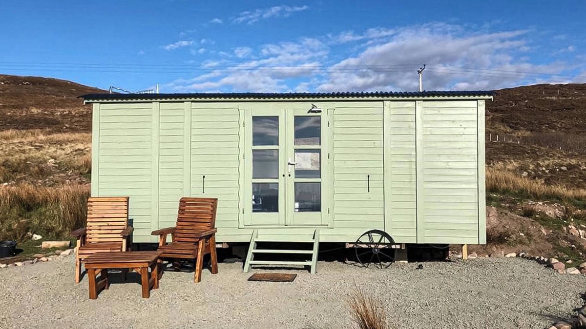 The Hebrides Cottage | The Drift Shepherd's Hut - UKC6878