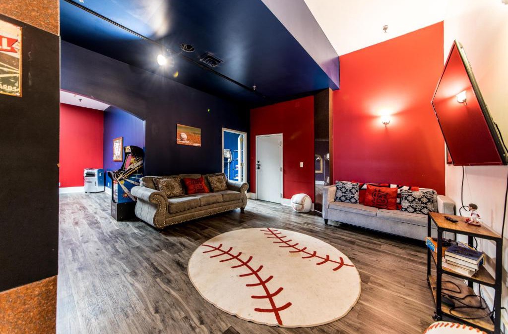 Downtown St. Louis Apartment | THE DUGOUT - The Team House