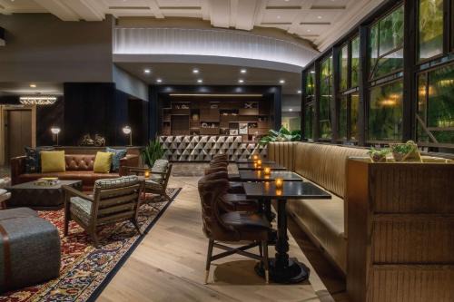 Downtown Portland Hotel | The Duniway Portland, A Hilton Hotel