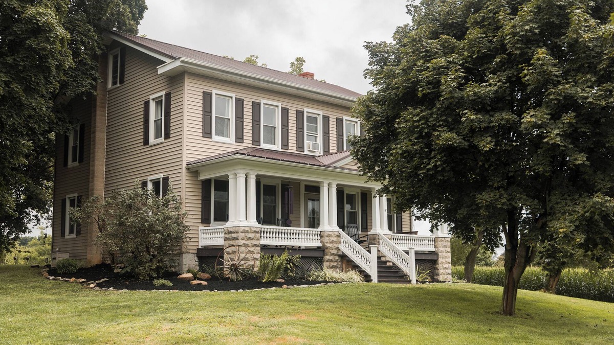 Vicksburg Other | The Dwelling House - Cozy Farmhouse with hot tub