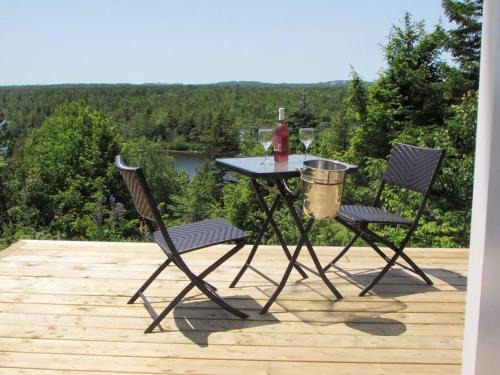Italy Cross House | The Eagle's Landing on Minamkeak Lake - A Serene Escape