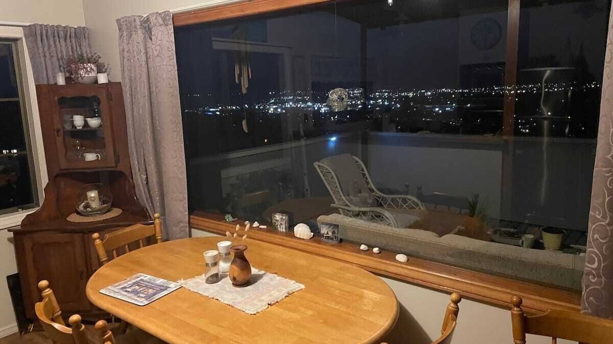 Rotorua House | The Eagles Nest - Comfortable quiet oasis with an awesome view!